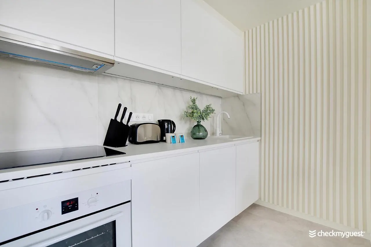 Cmg Ponthieu /champs-elysees Apartment Paris