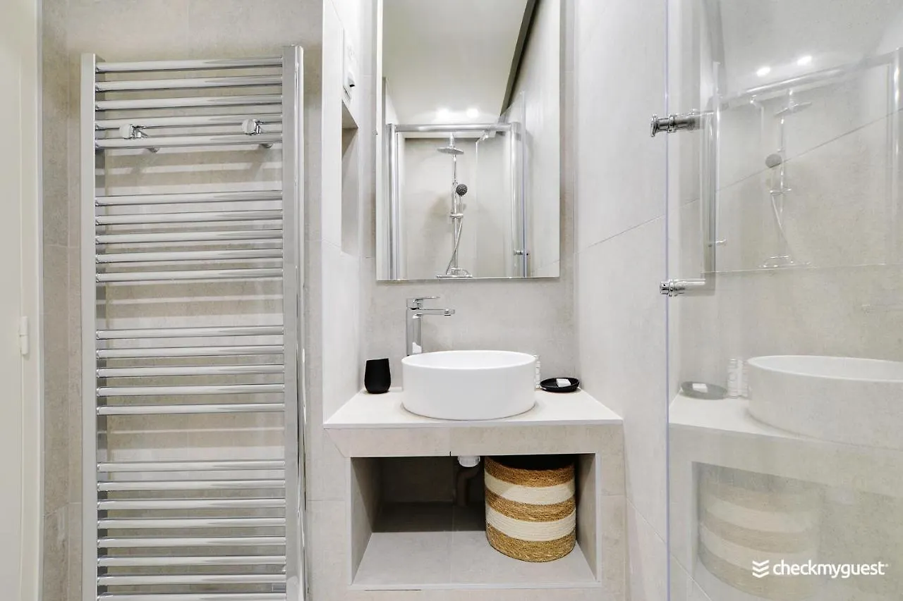Apartment Cmg Ponthieu /champs-elysees Paris