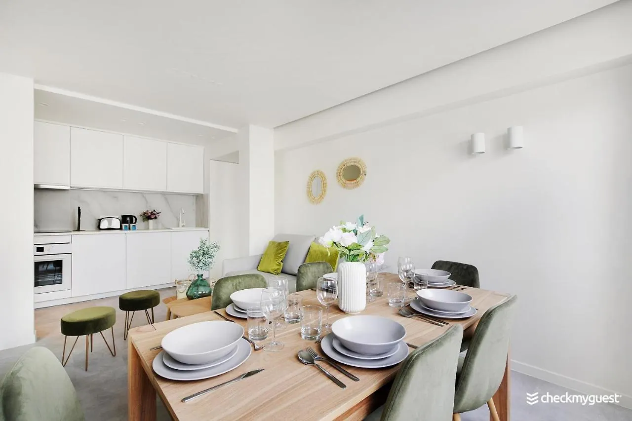 Cmg Ponthieu /champs-elysees Apartment Paris