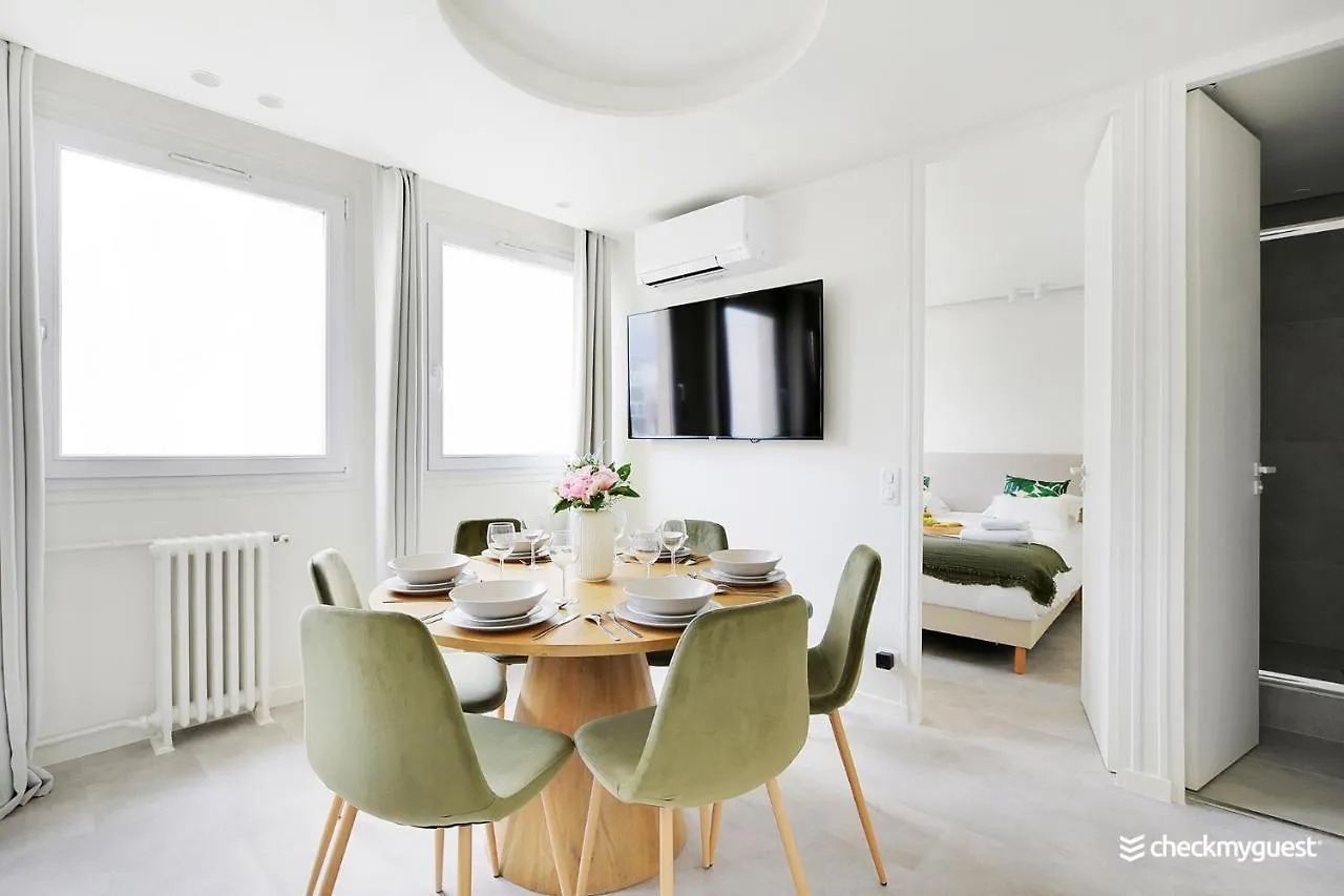 Cmg Ponthieu /champs-elysees Париж