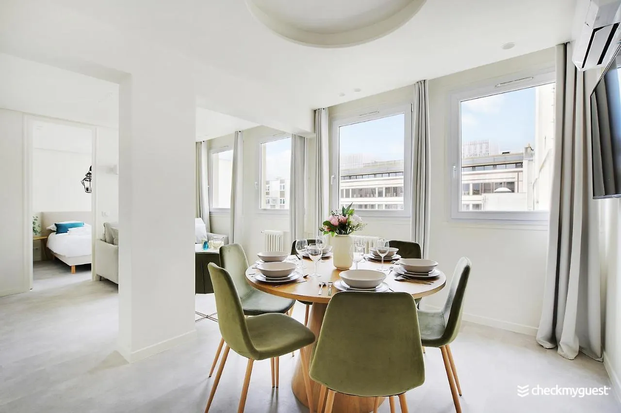 Cmg Ponthieu /champs-elysees Париж